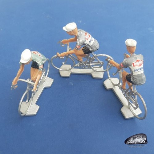 Miniature plastic cyclists - 3,